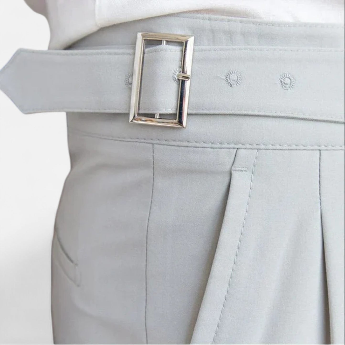 Velour Mode | Pantalon Classique à Boucle Homme – Taille Ceinturée, Élégance Structurée