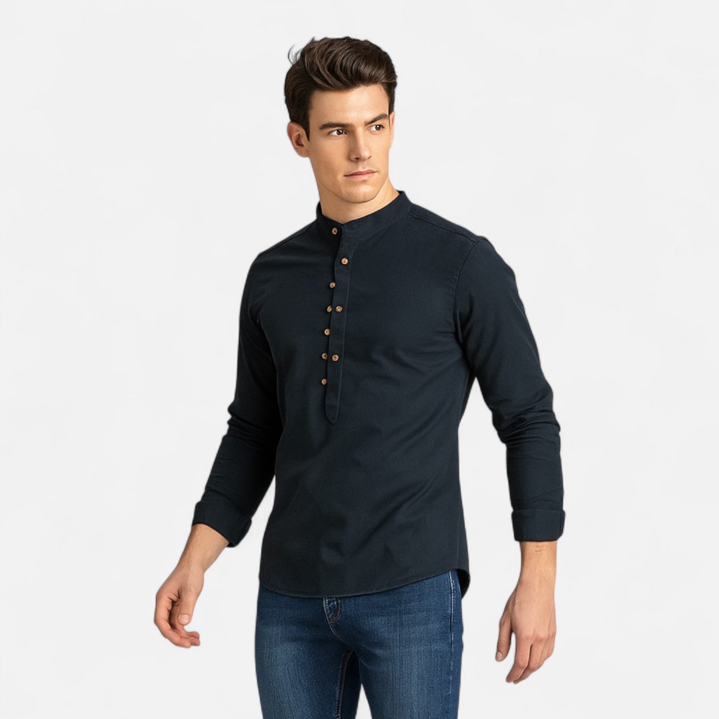 Velour Mode | Chemise Ajustée à Col Montant – Ligne Épurée et Charisme Subtil