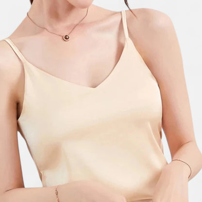 Velour Mode | Débardeur Femme Satiné Col V – Élégance Sensuelle, Simplicité Brillante