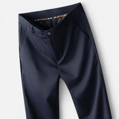 Velour Mode | Pantalon Homme d’Été Fin à Coupe Droite – Légèreté Structurée, Élégance Quotidienne